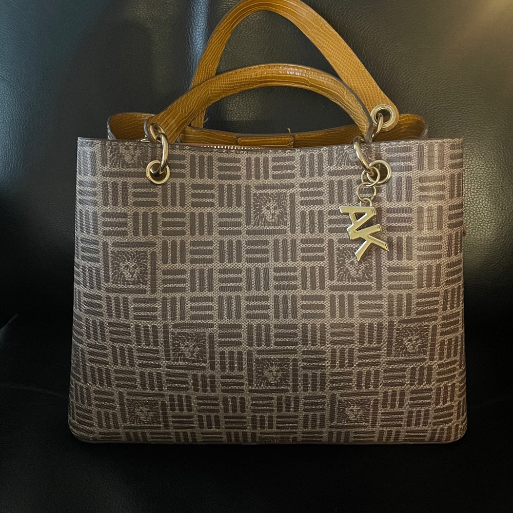 Handbag
